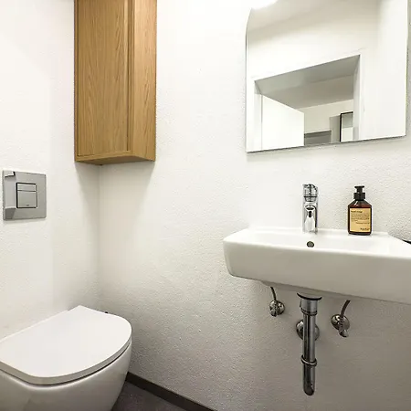 Etage Eins Apartment *